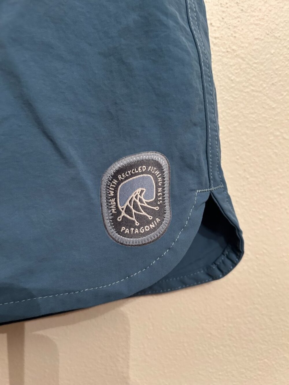 Patagonia Women's Board Shorts Size 10 - Picture 2 of 4